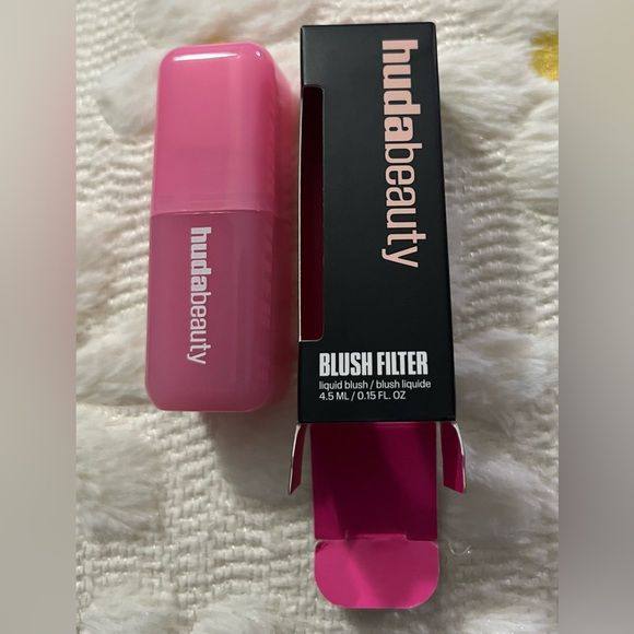Huda Beauty Blush